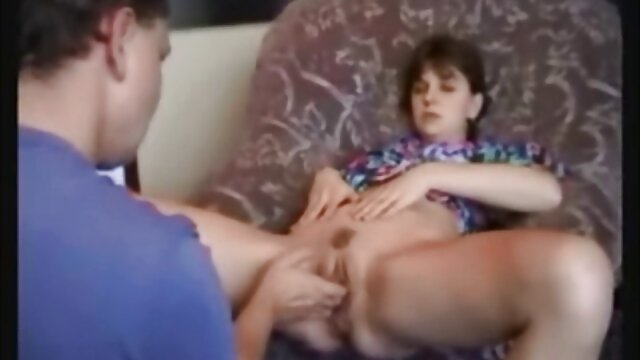 Une blonde mature se fait baiser dans deux trous vidéos de sexe en streaming par un amant expérimenté