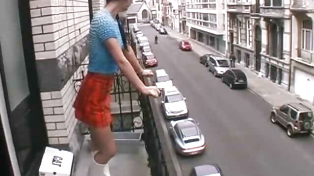 Une femme chinoise direct porno tube montre des seins juteux et un buisson pendant le casting