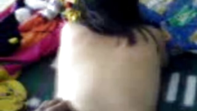 Un mec tatoué baise une site porno tcheque femme aux gros seins les yeux bandés